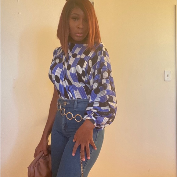 Chiffon one sleeve top - Picture 4 of 5